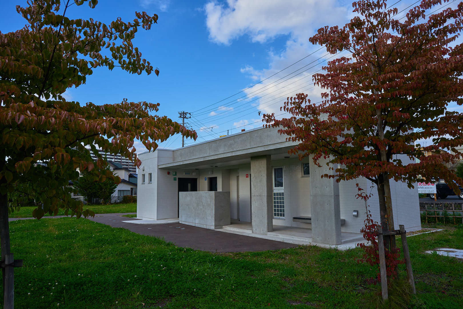 公園内トイレ