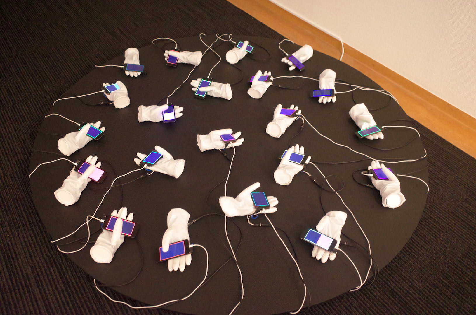 綿貫岳海《node hands》