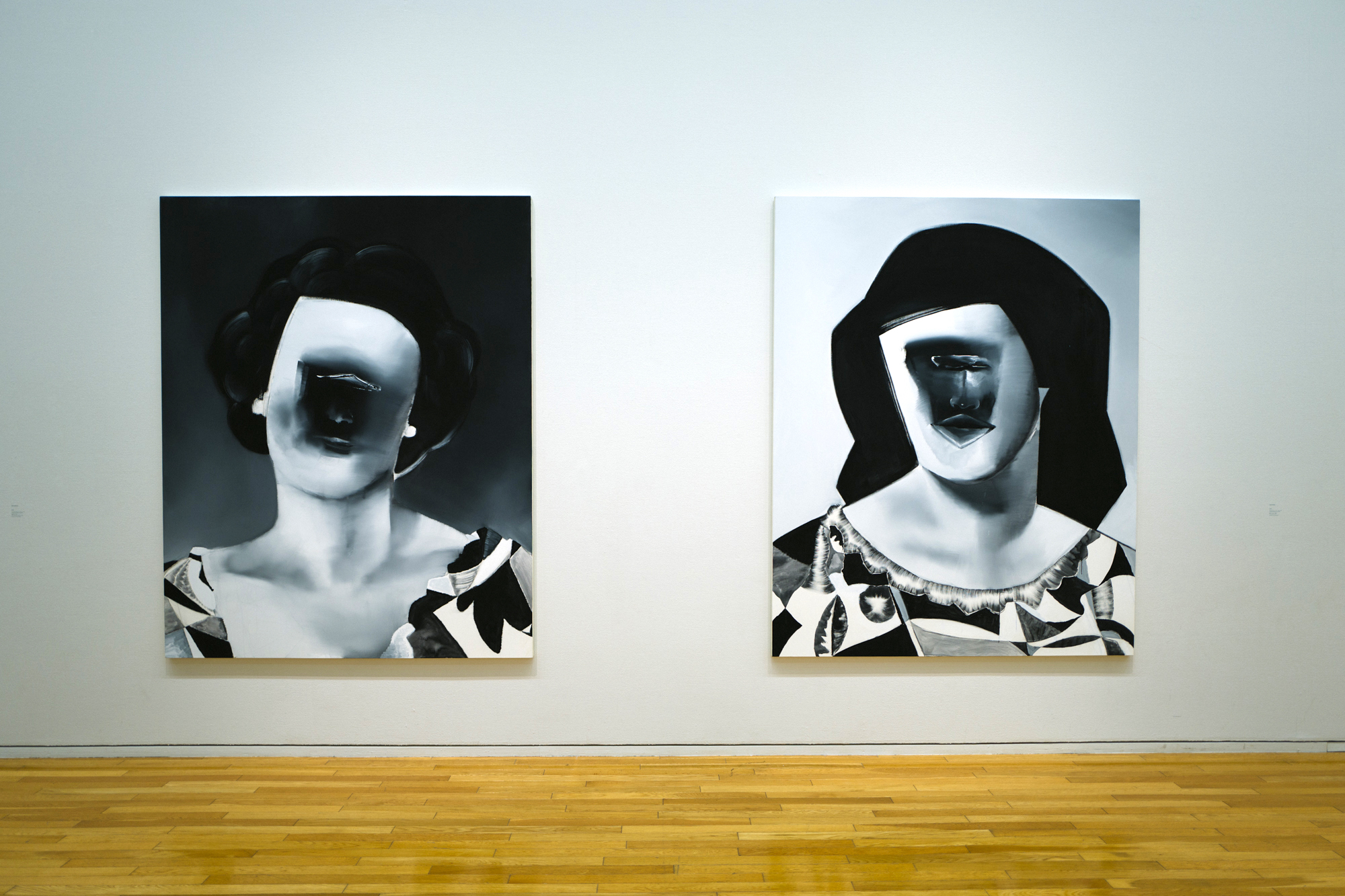左：「Old Portrait」 右：「Lady Dada」