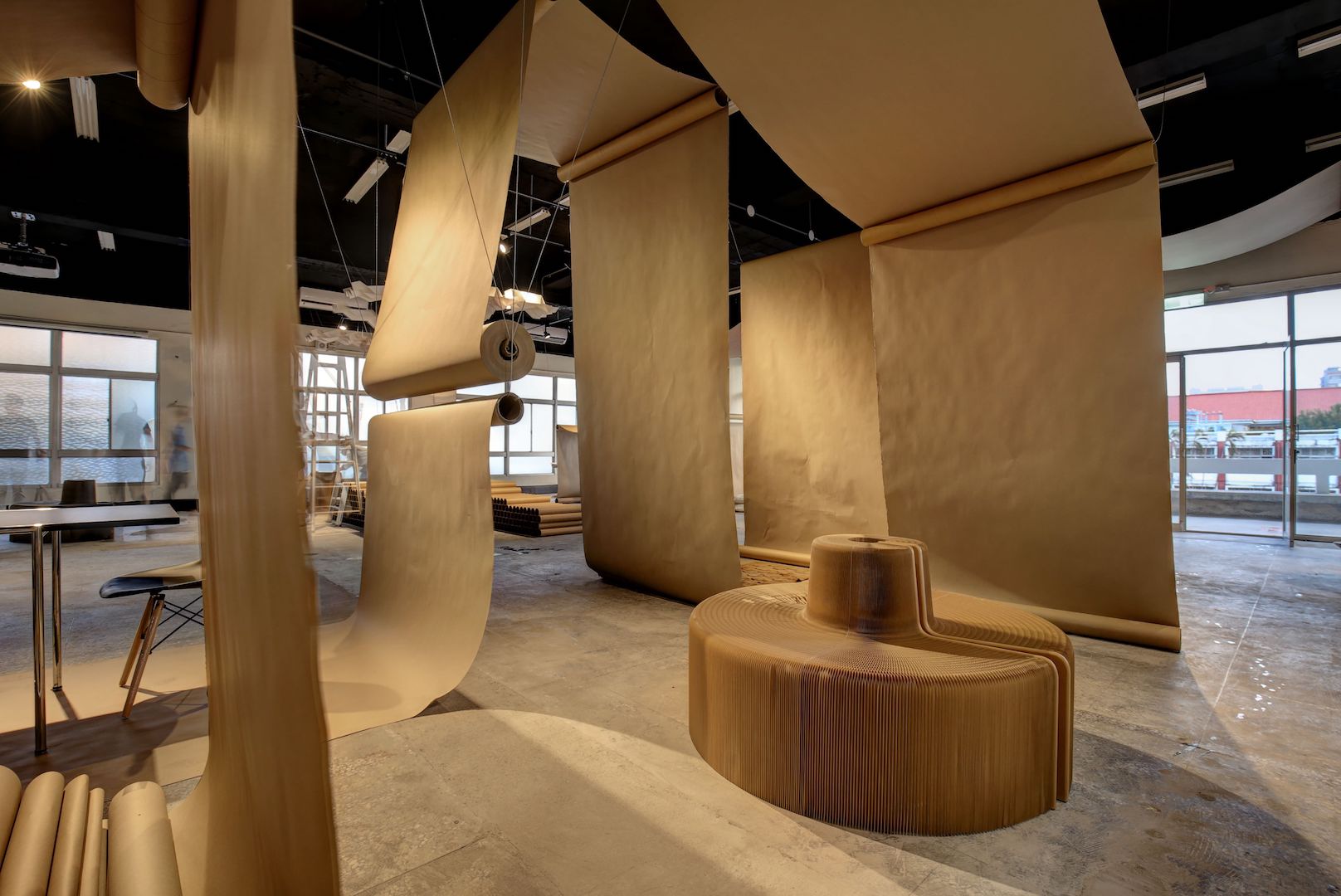 台湾の建築家邱柏文(ジョニー・チウ) による Happier Café