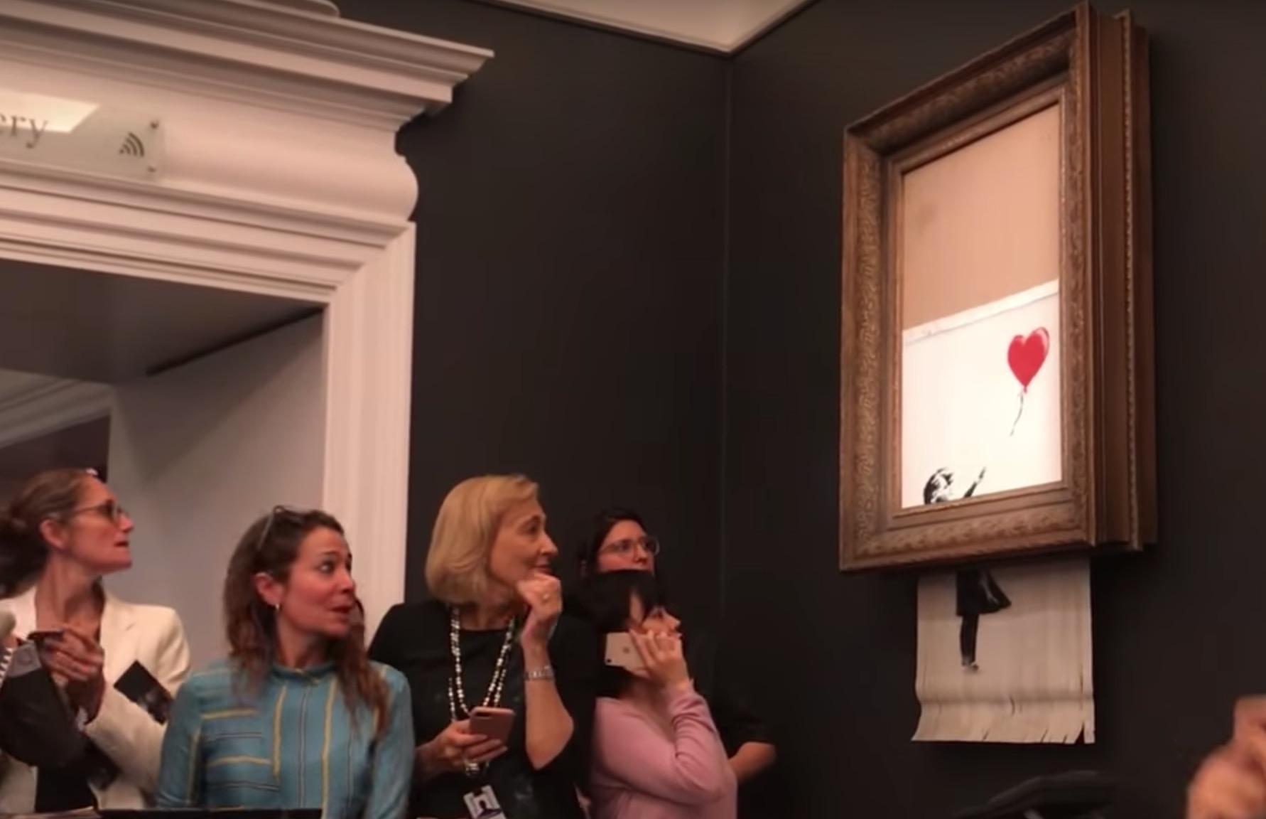 【アーティスト】覆面芸術家バンクシー（Banksy）とは何者なのか？※ネタバレ有り