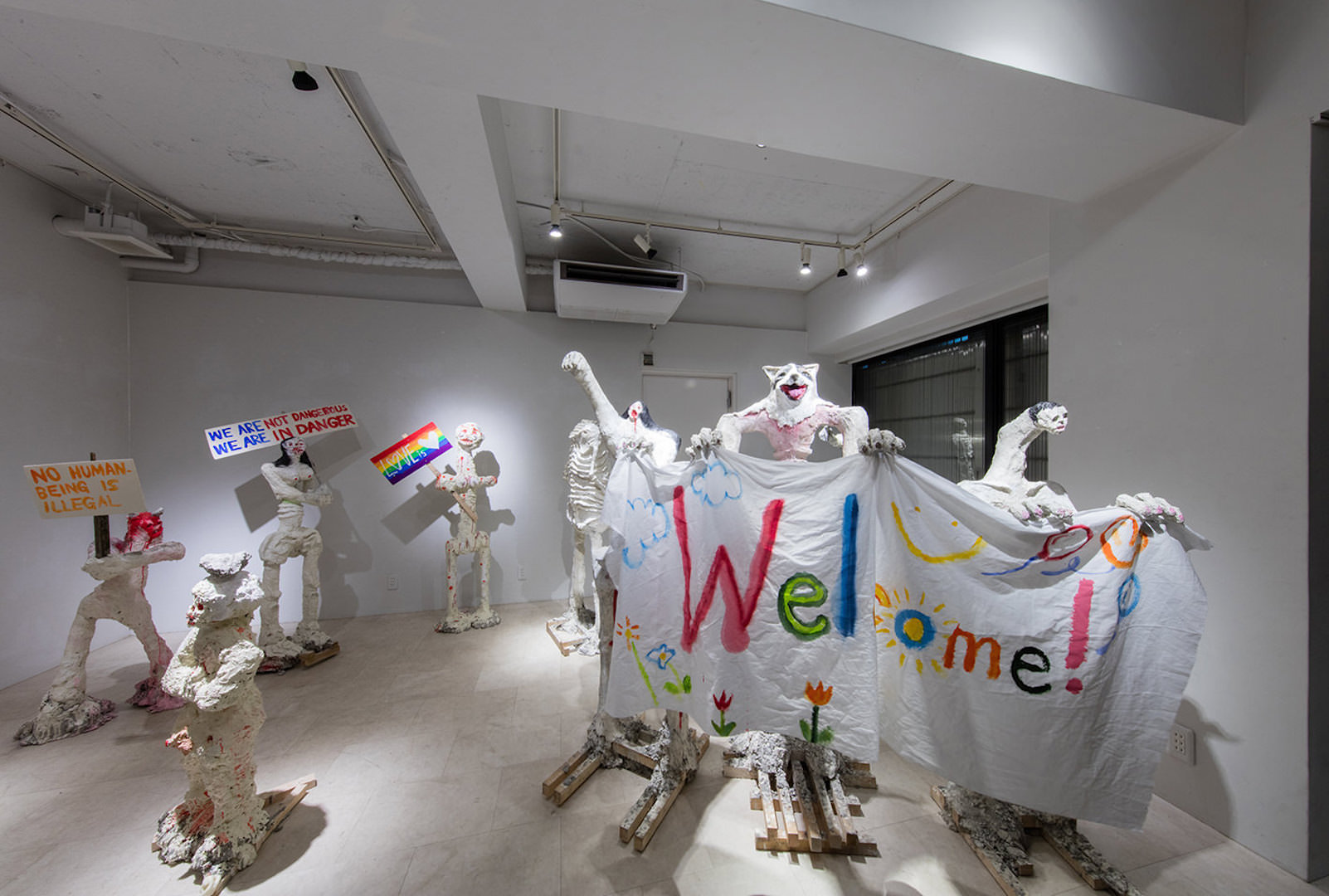 TAVギャラリーでの個展「地獄の星」（2016年） 撮影：松尾宇人