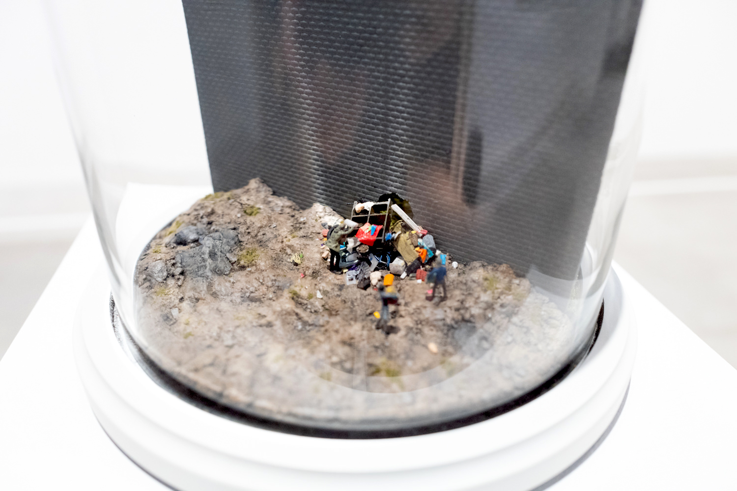 【個展】主張するミニチュア・アート〜Thomas Doyle （トーマス・ドイル） HOLD YOUR FIRE@DIESEL ART GALLERY