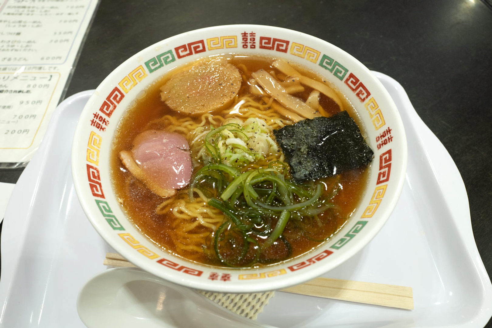 比内地鶏のラーメン550円。シンプルで美味しいラーメンでした。