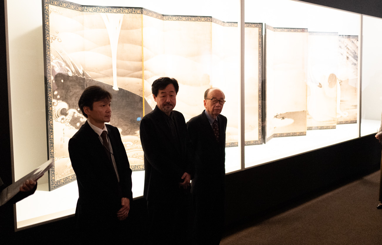 左：中原淳行（担当学芸員） 中：山下裕二（本展監修者） 右：辻惟雄氏（奇想の系譜・著者）