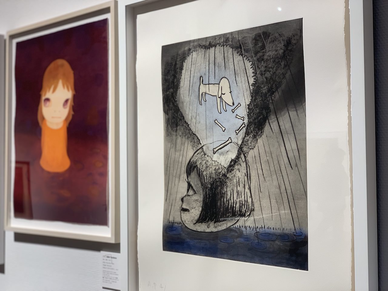 左：奈良 美智《After the Acid Rain (Night Version) (Nara E-2010-001)》最低落札価格400万で落札なし右： 奈良 美智《Rainy Day (Nara E-2002-006)》2,070,000円…