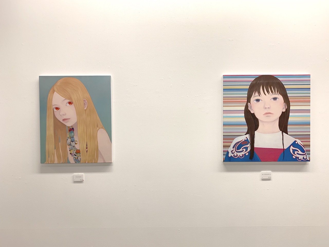 左：《I'm your ghost》 右：《美しい街 Beautiful city》ともに2018年
