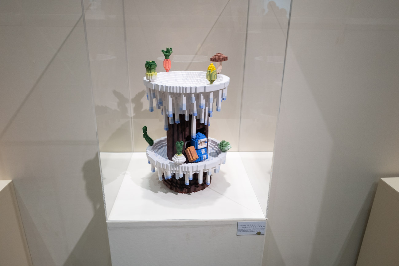 増田敏也《Low pixel CG 「オマージュ（氷窟ニエスキモー花瓶）」》 2019 陶 w21.0×h34.0 cm