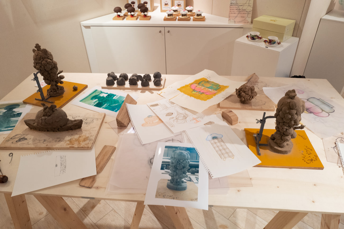 設計図や粘土を使った模型等の展示