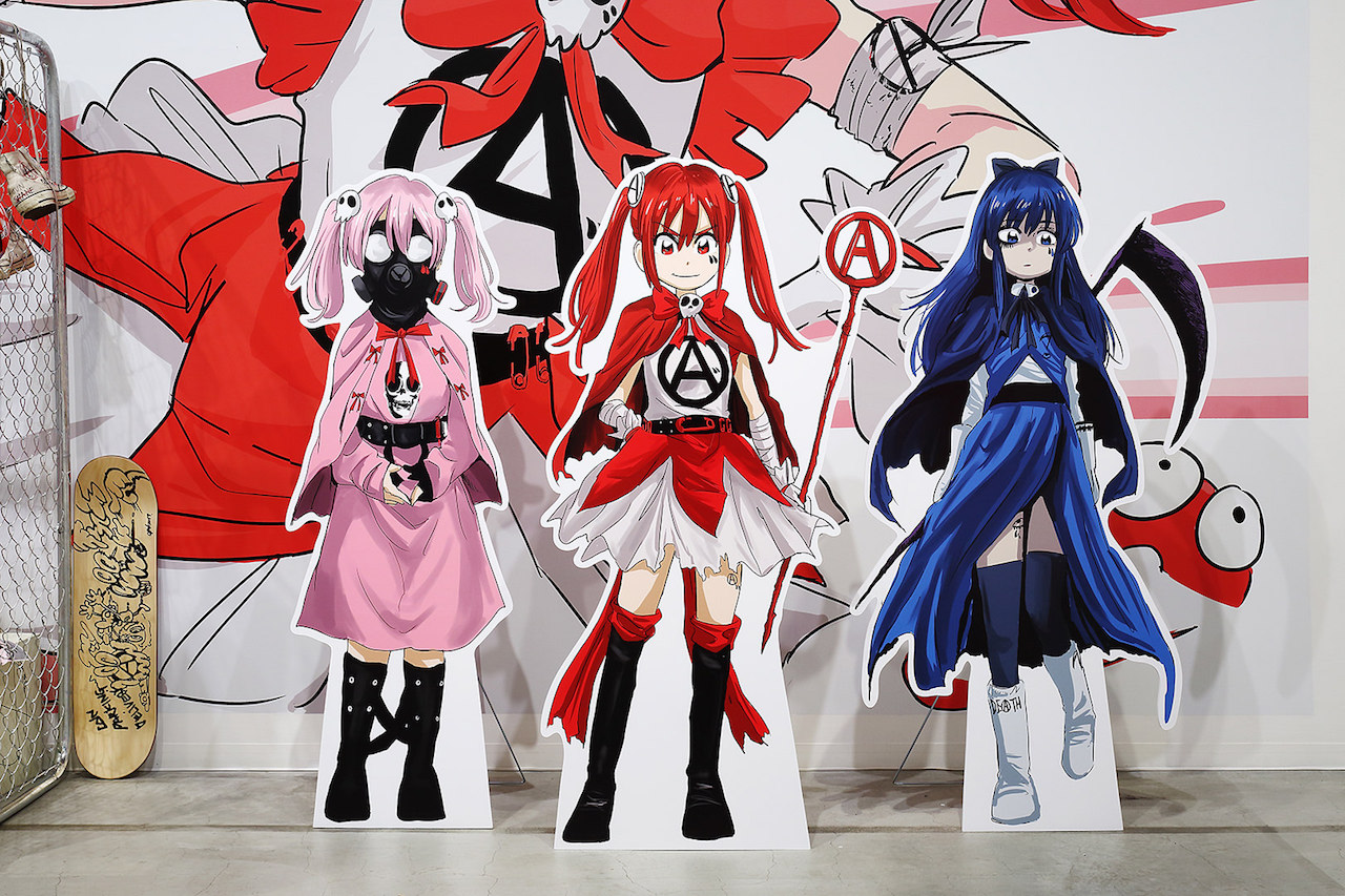 “魔法少女デストロイ”、“魔法少女アナーキー”、“魔法少女ブルー”
