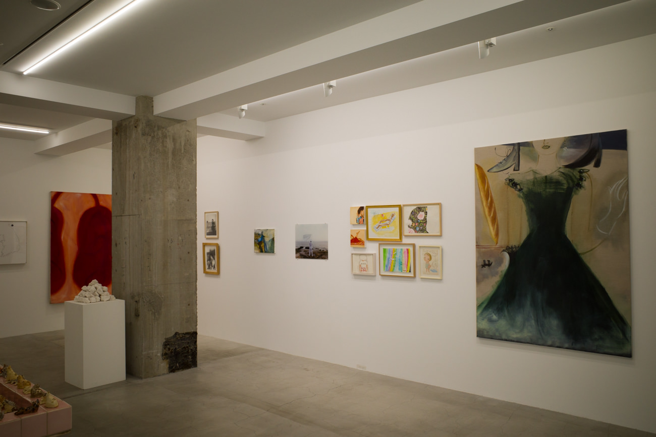 展示風景〜右：マリア・ファラー《Bakery》2017年