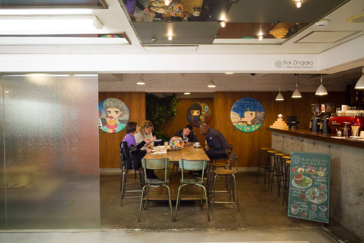 2階の「Bar Zingaro」展示風景」