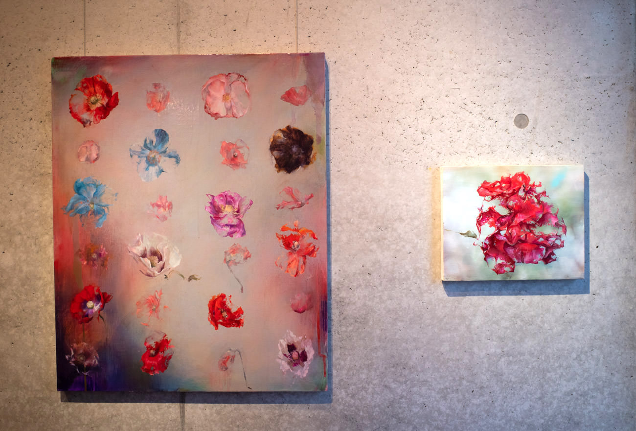 左:《花模様》 652×530mm 2019年 右:《赤芽》220×273mm 2019年