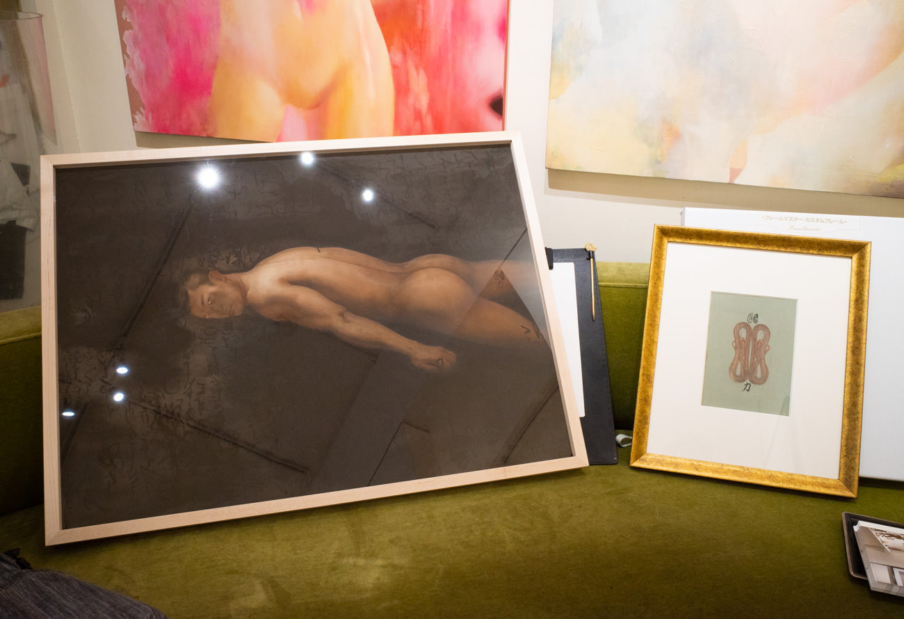 届いたばかりの作品2点。※写真の向きの通り、横向きの作品です。