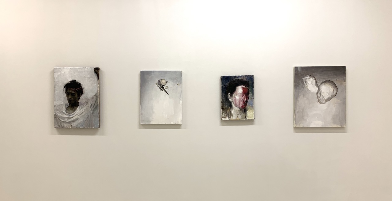 左より：川田龍《真拆鬘 3》《untitled》《Cataract 2》《Vanitas 3》