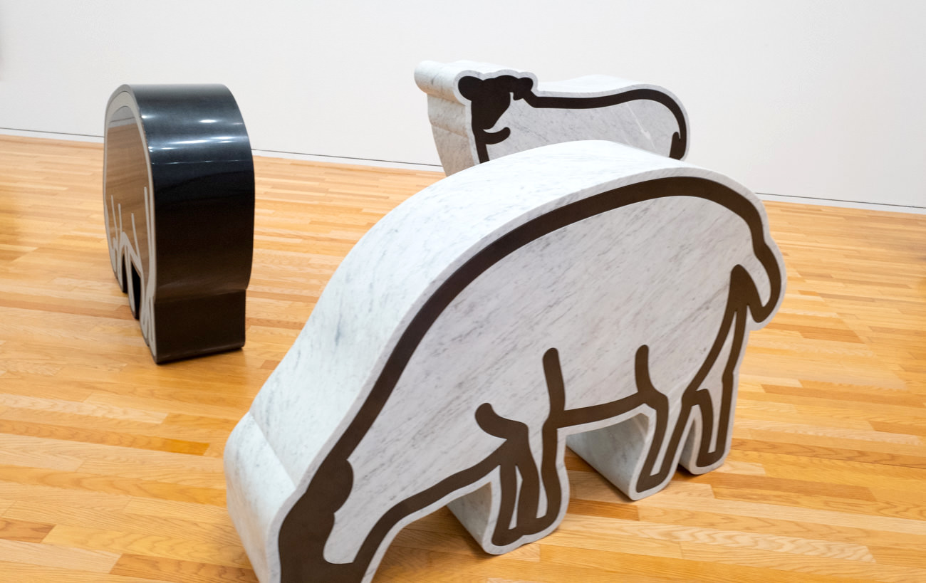 Julian Opie《3 stone sheep》석조, 브론즈, 알루미늄 크기 가변 2018년