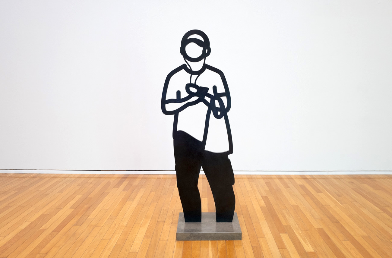 Julian Opie《Headphones》청동, 석제 받침대 181.6×70.0×3.0cm 2018년