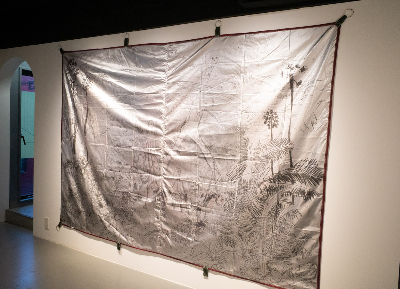 磯村暖《Hell on Earth》2019年 pencil on cloth
