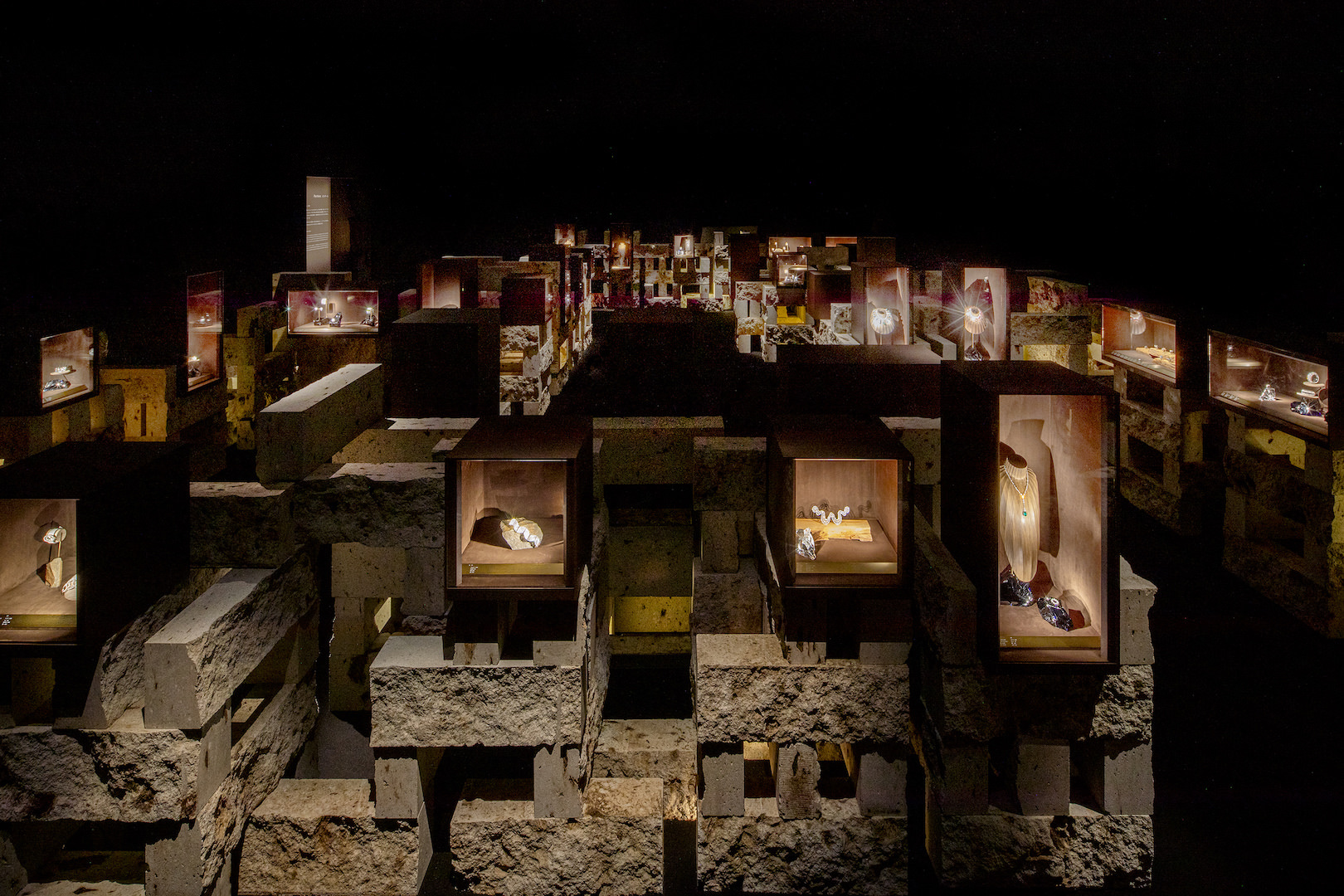 展示風景 第2章 新素材研究所 © N.M.R.L./ Hiroshi Sugimoto + Tomoyuki Sakakida