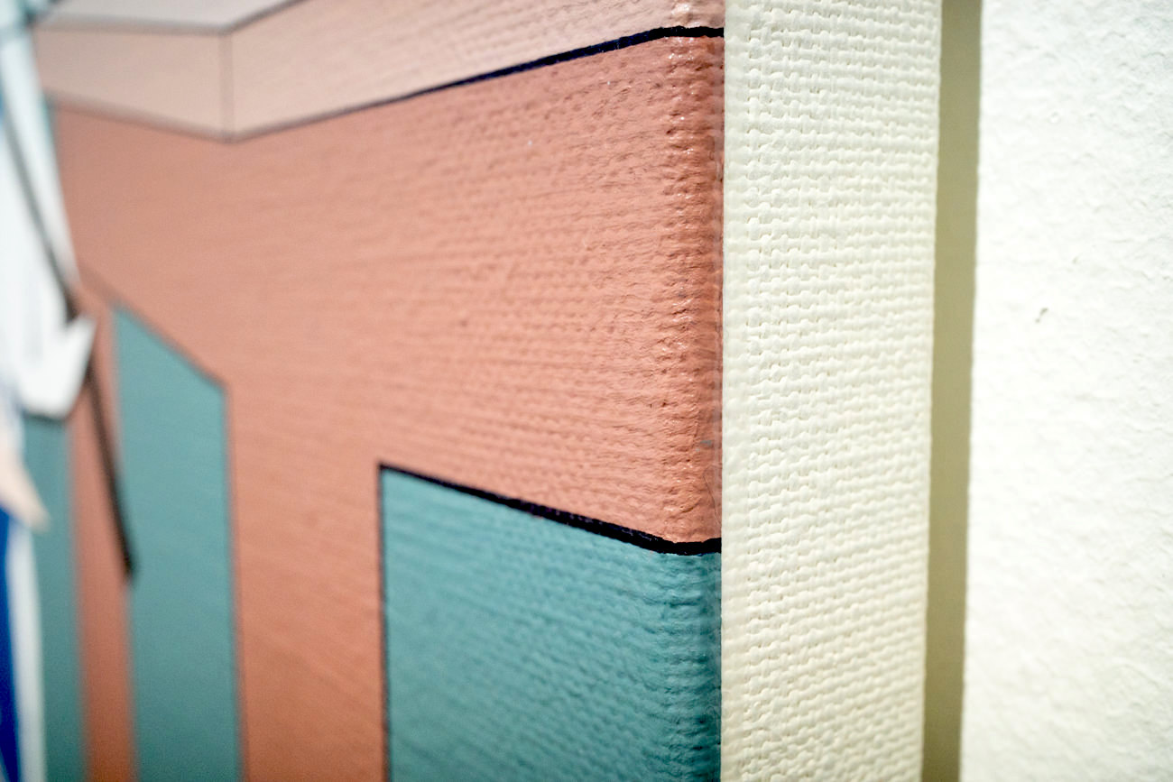 側面には絵の具が剥がれないように、安着させるような処理が施されていました。《two》※部分
