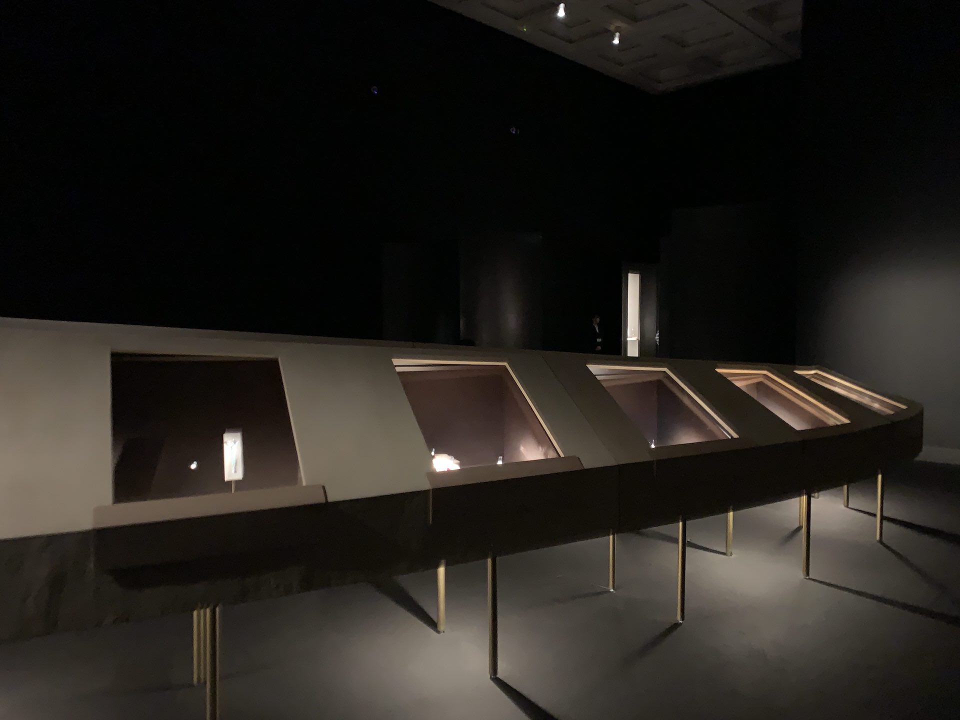 新素材研究所の展示デザインが素敵でした