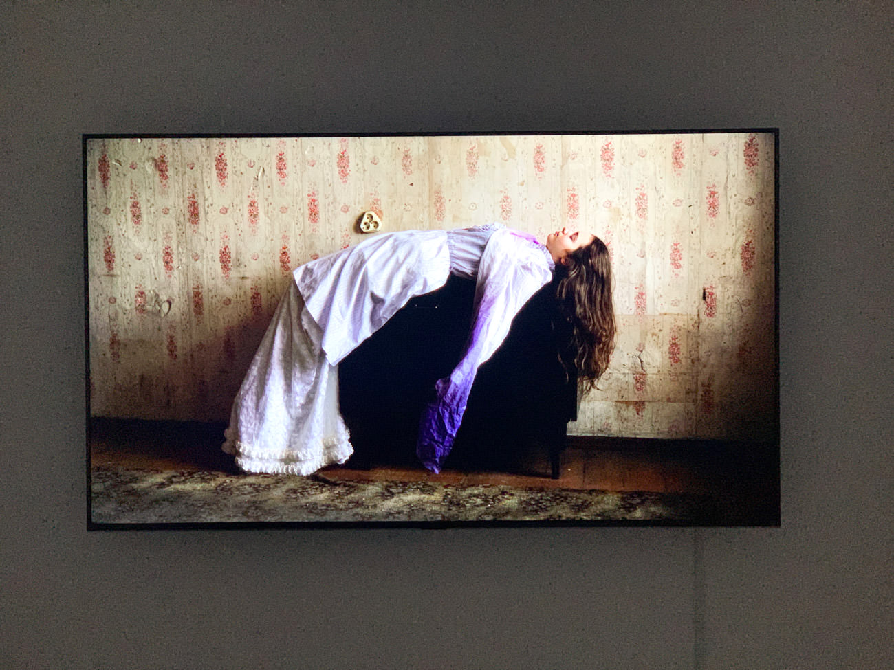 【個展】初映像作品と新旧写真作品で構成〜山元彩香「organ」void+