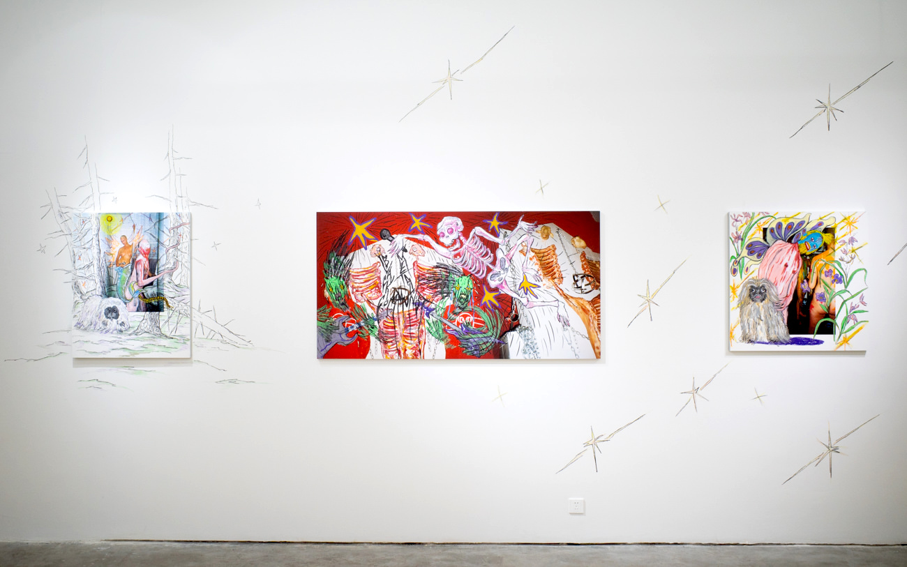中：《Black Metal Communist》2019 Aluminum panel, inkjet print, oil stick 90×172cm