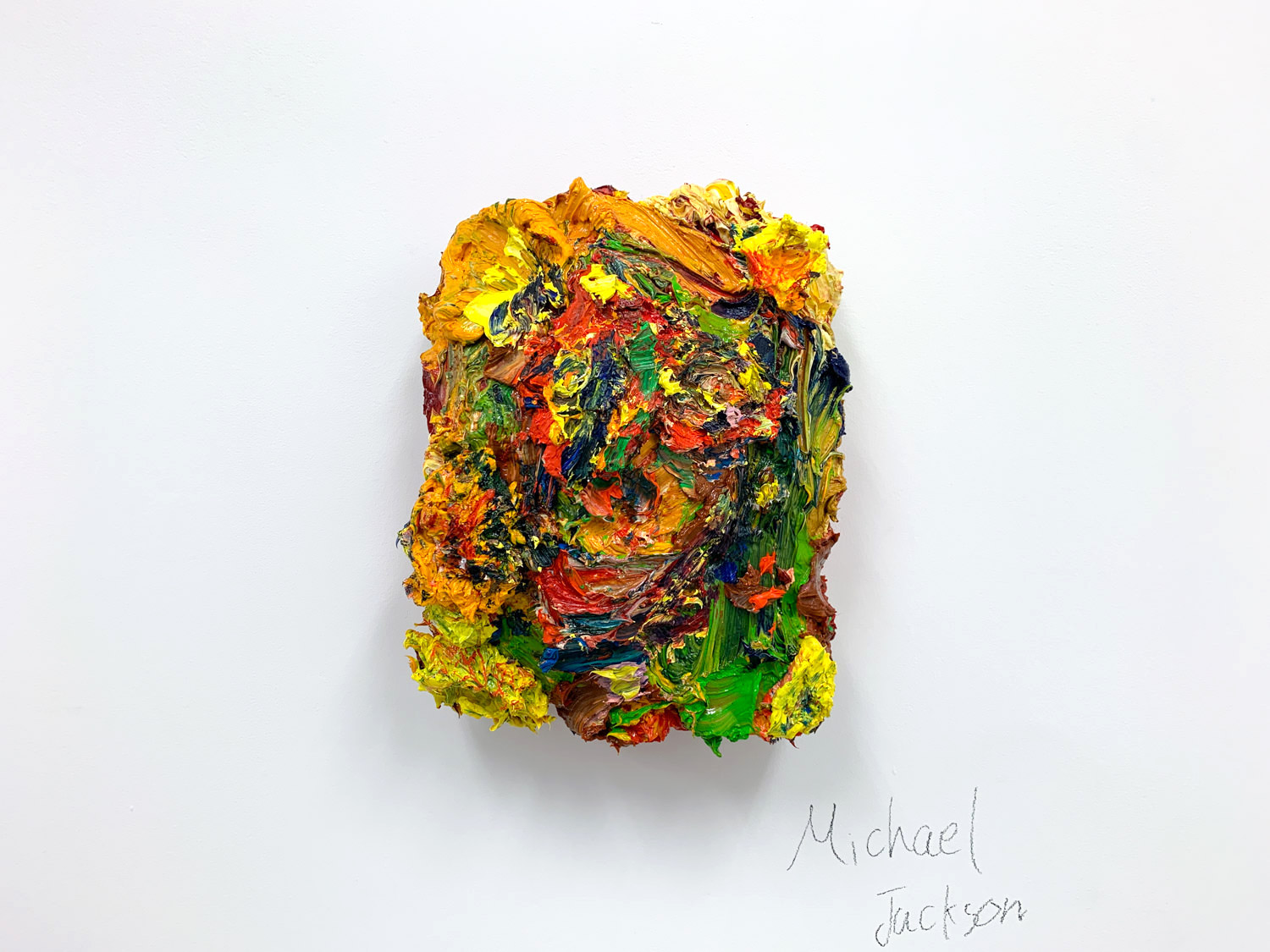 水戸部七絵≪Michael Jackson≫ 2019 年、木製パネル、麻布、油彩 28×25×18cm
