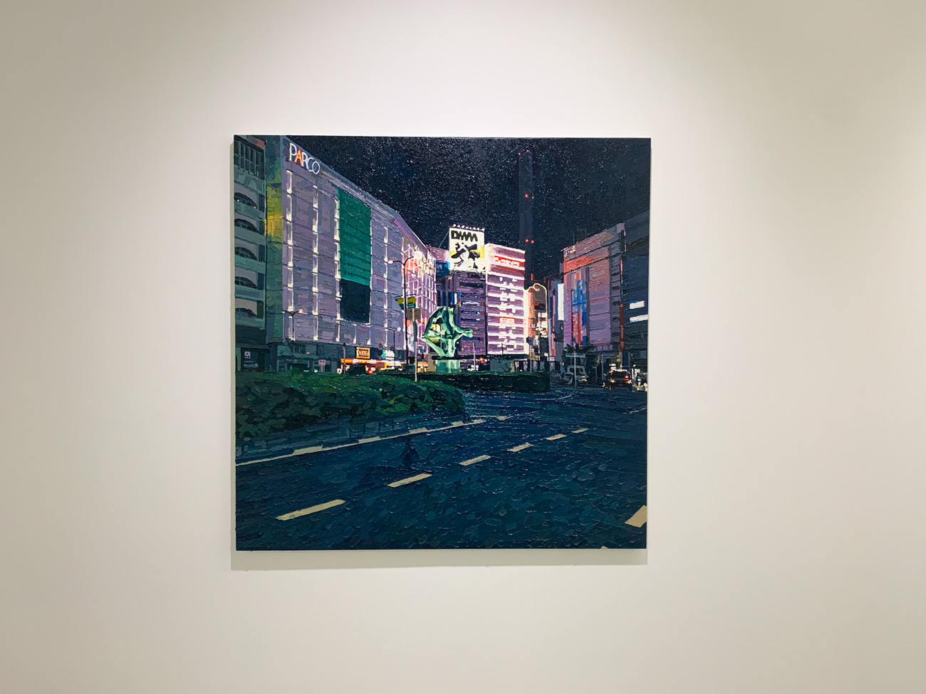 富田直樹 《Tokyo(Ikebukuro)》 2019年 キャンバスに油彩 100x100x2.5cm @71.5