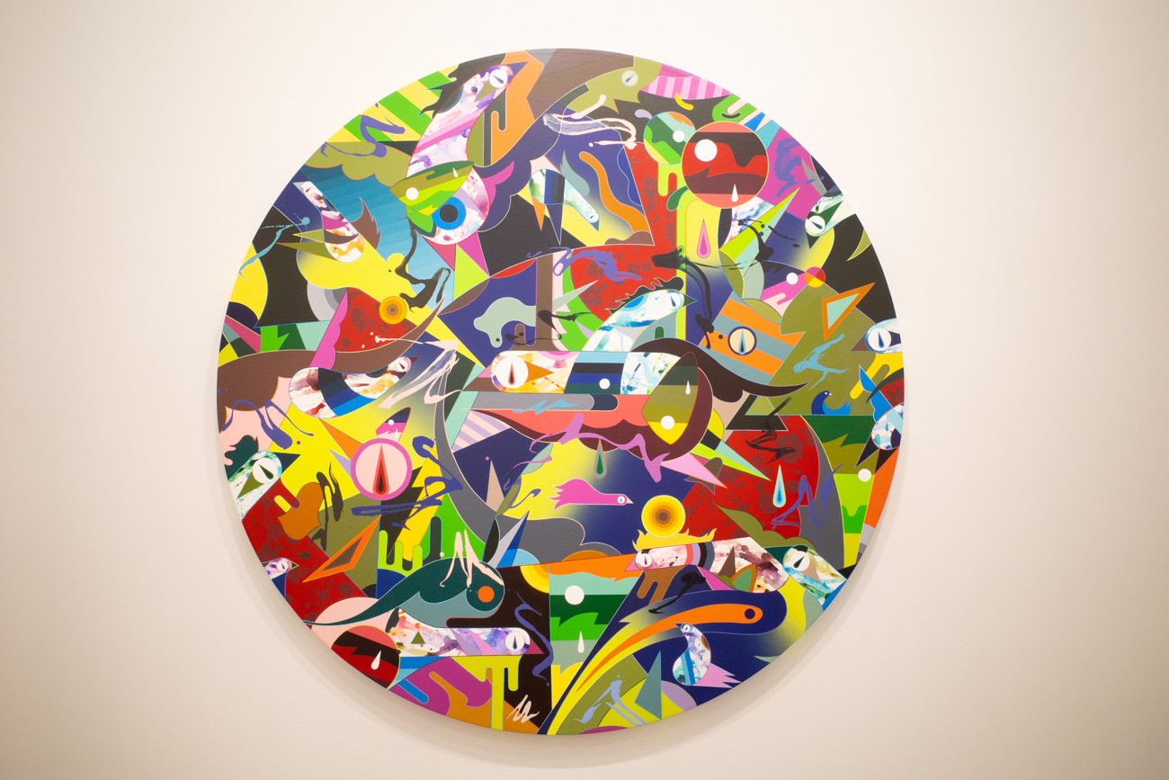 松山智一《Close Hand Rules Begin》 Acrylic and mixed media on canvas 2019年 137,2cm diameter