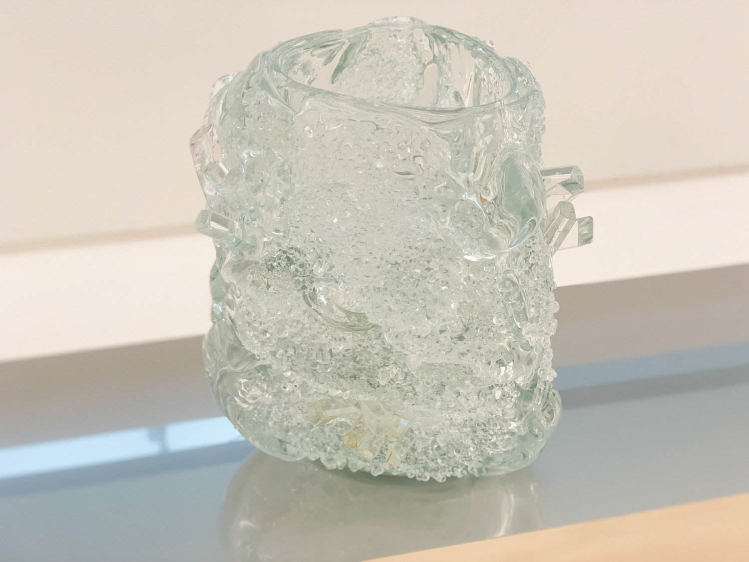 三嶋りつ惠 ≪ WHITE CRYSTAL≫2019年 glass 44x39cm