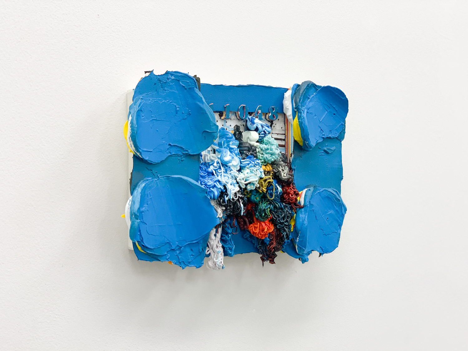 ≪1億1048万7500ドル from 森ビル（Untitled/Jean-Michel Basquiat）≫※斜めより撮影