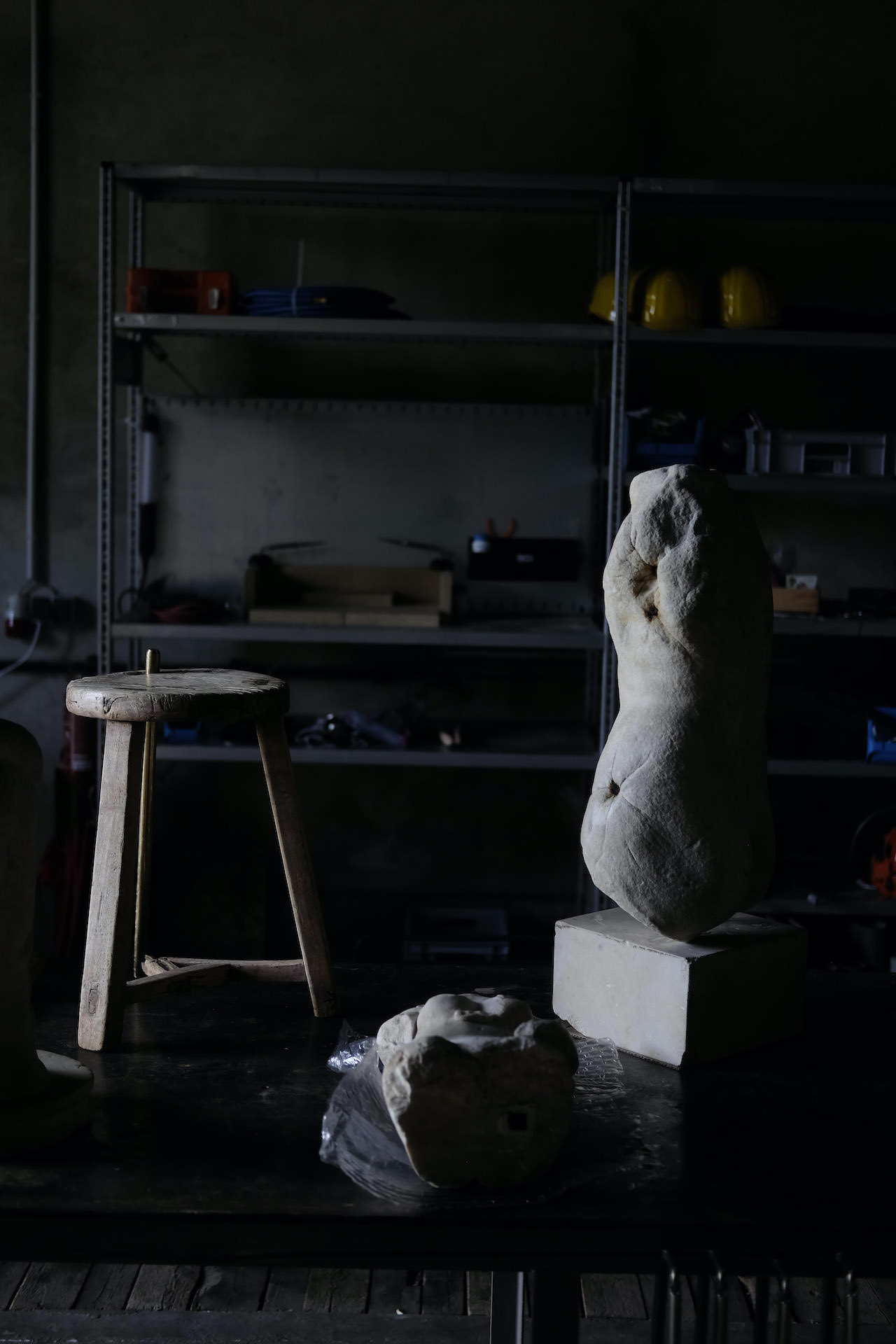 ［参考図版］Studio Danh Vo Güldenhof Courtesy the artist Photo by Nick Ash