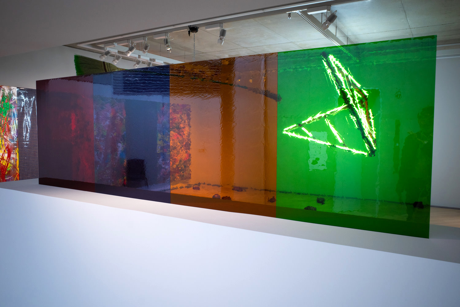 鬼頭健吾「Full Lightness」展示風景