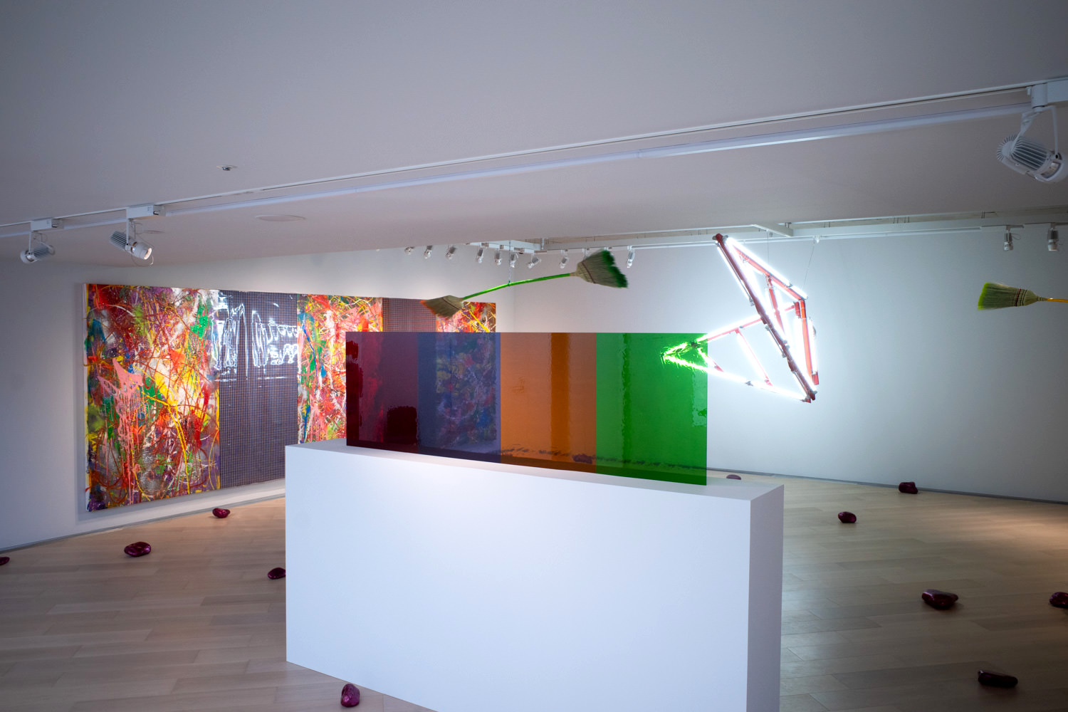 鬼頭健吾「Full Lightness」展示風景