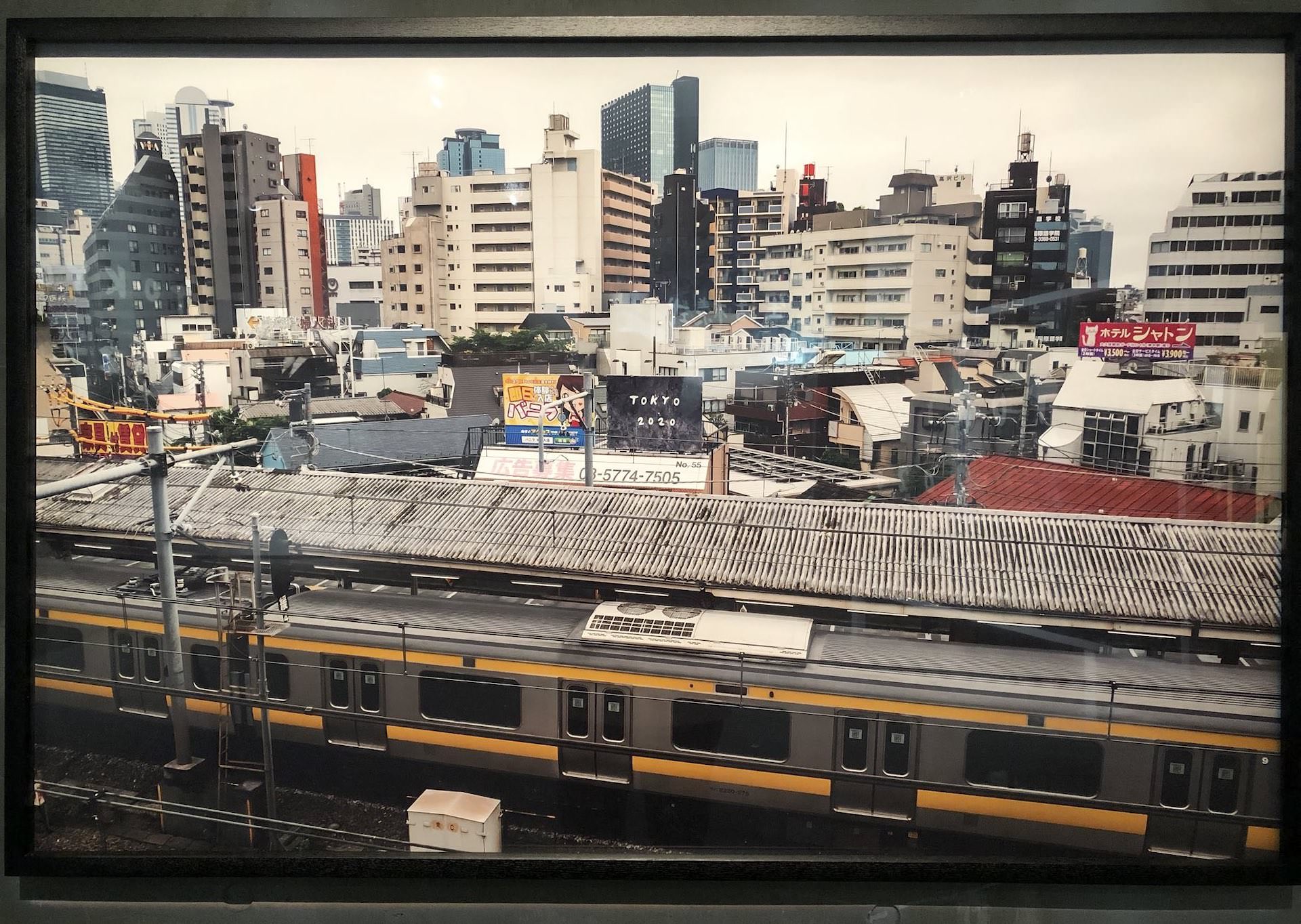 Chim↑Pom《May, 2020, Tokyo(大久保駅前)-青写真を描く-》ラムダプリント ED.of 5