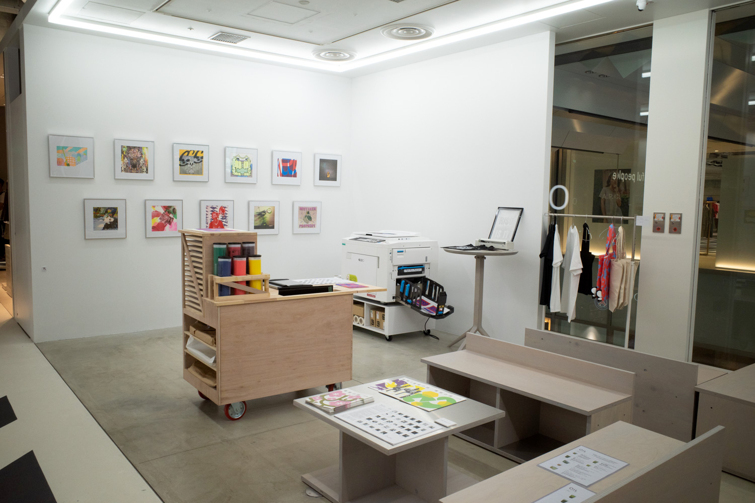 【グループ展】33アーティストによるリソグラフプリント企画「RISO IS IT」OIL by 美術手帖