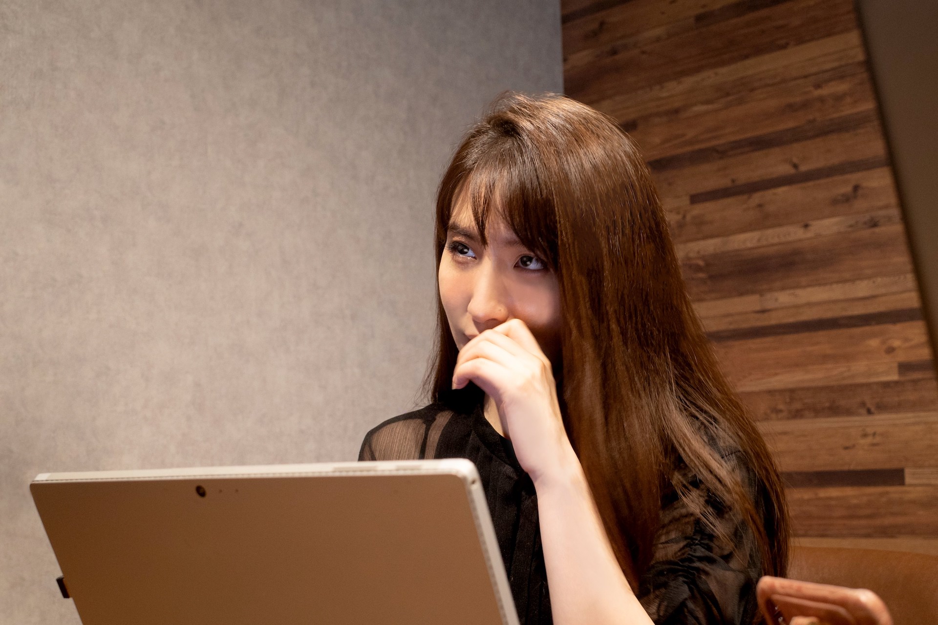 松園詩織CEO