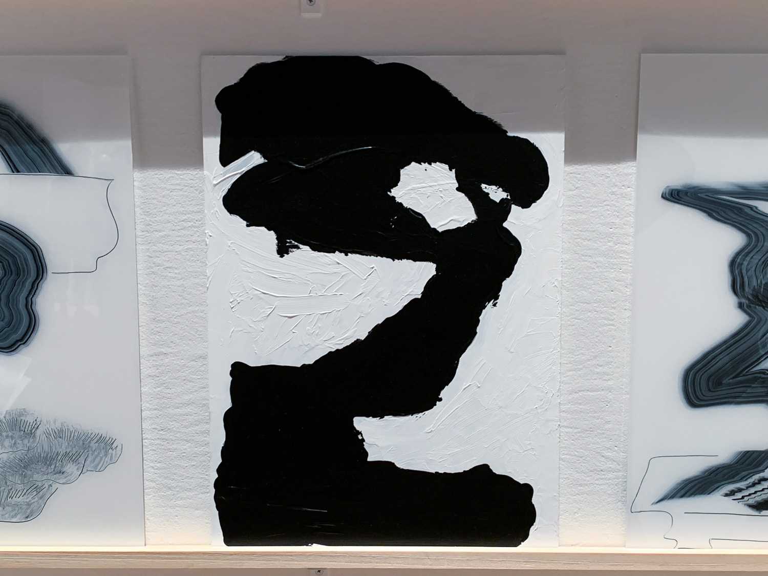 作品を裏返しにした状態から撮影〜絵具の跡がはっきり見えました。