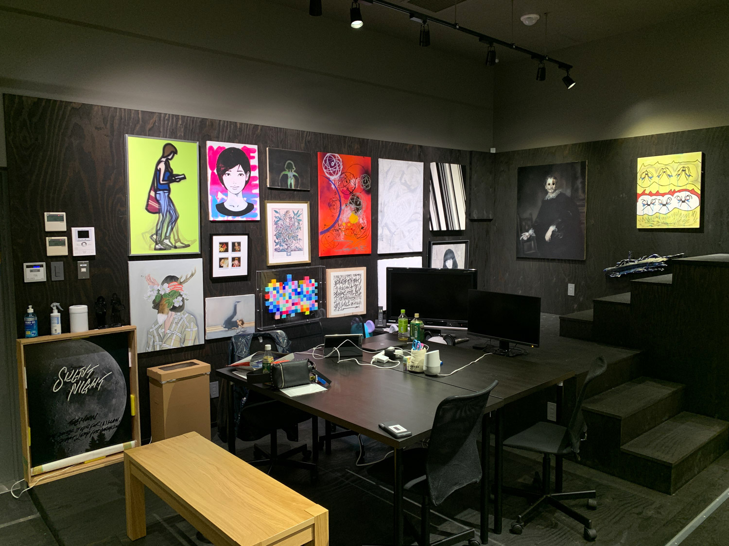 between the artsの倉庫兼オフィス風景