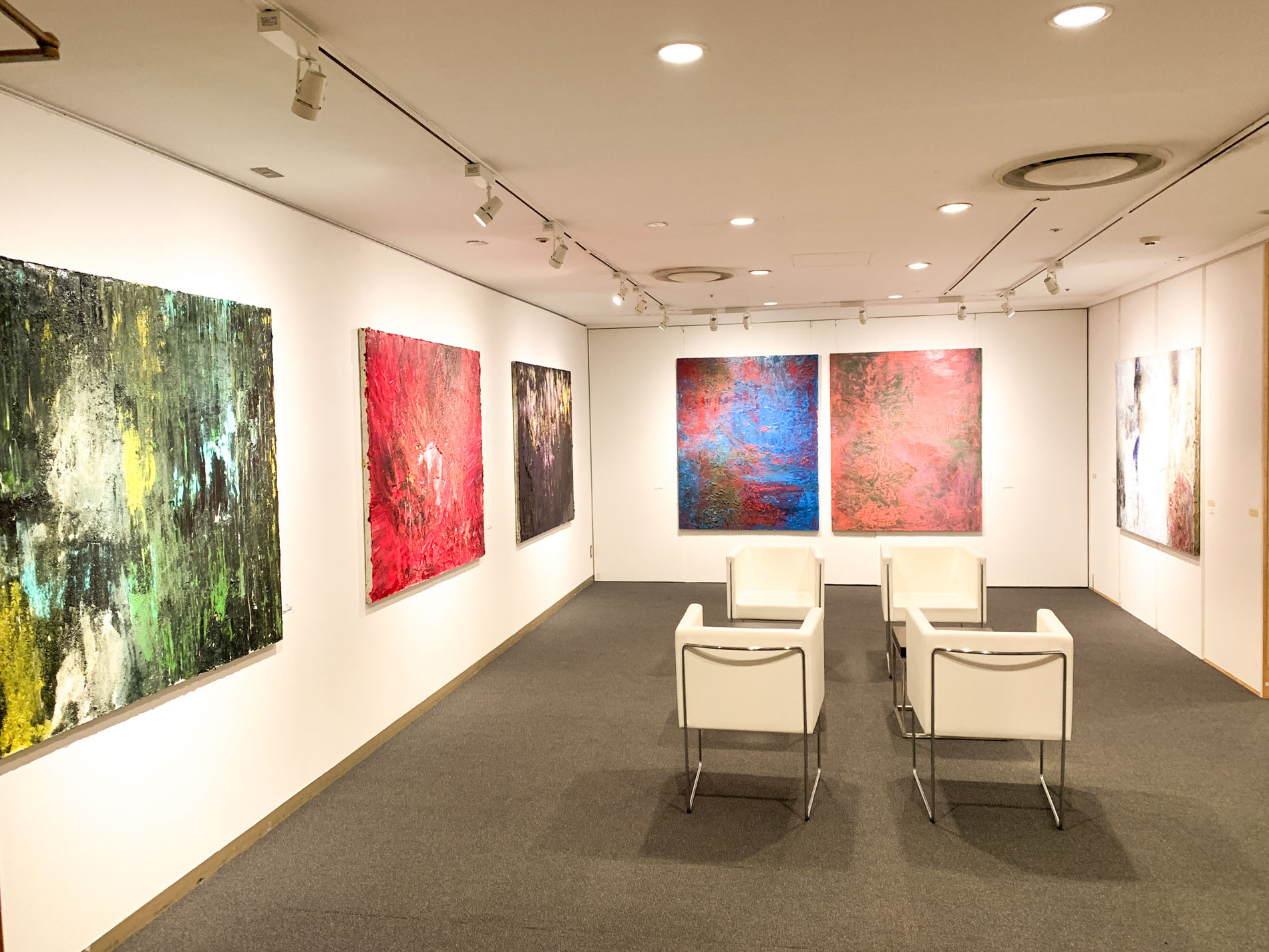 展示風景〜大作中心の展示