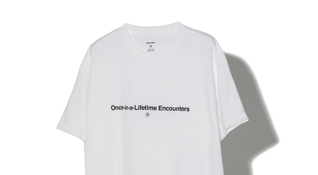 井田幸昌さんのテーマ「一期一会」が英語に転換されてTシャツにプリントされています〜"Once-in-a-lifetime Encounters"