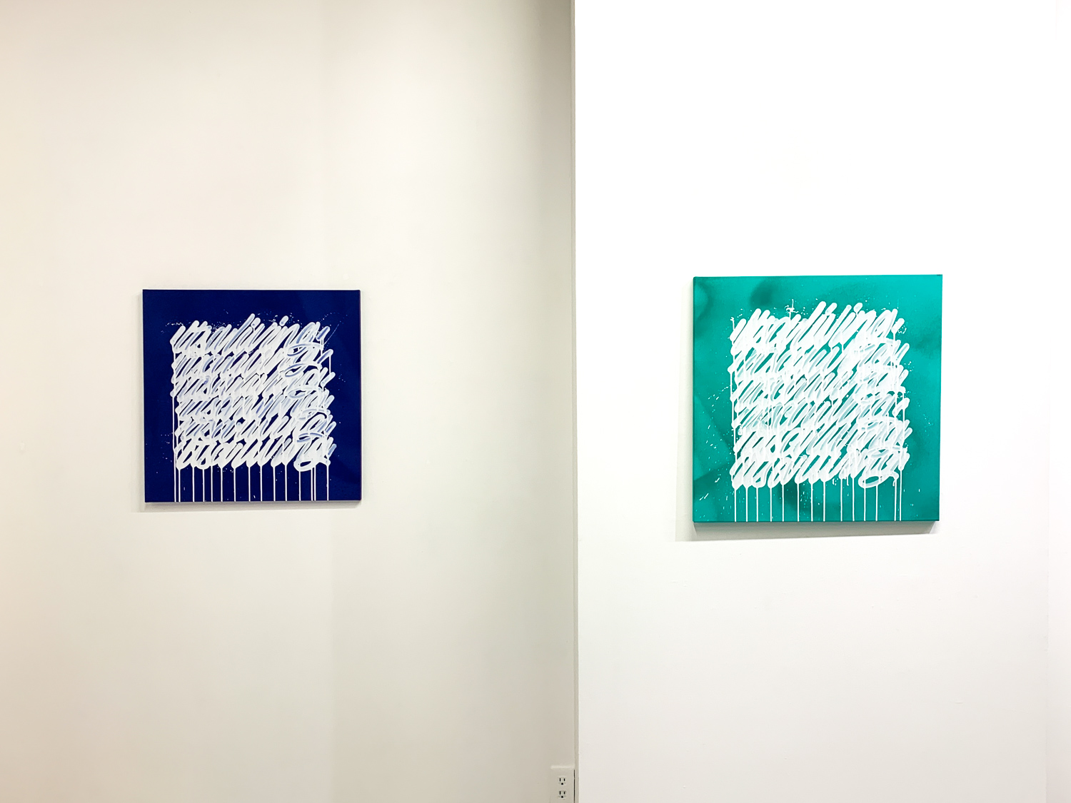 左：リカルド・ゴンザレス《Untitled》61cm×61cm右：リカルド・ゴンザレス《Untitled》61cm×61cm