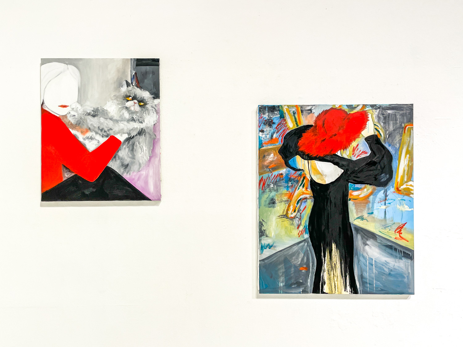 左：オートモアイ《Room 2》2020年 oil on canvas右：オートモアイ《Buoy 2》2020年 oil on canvas