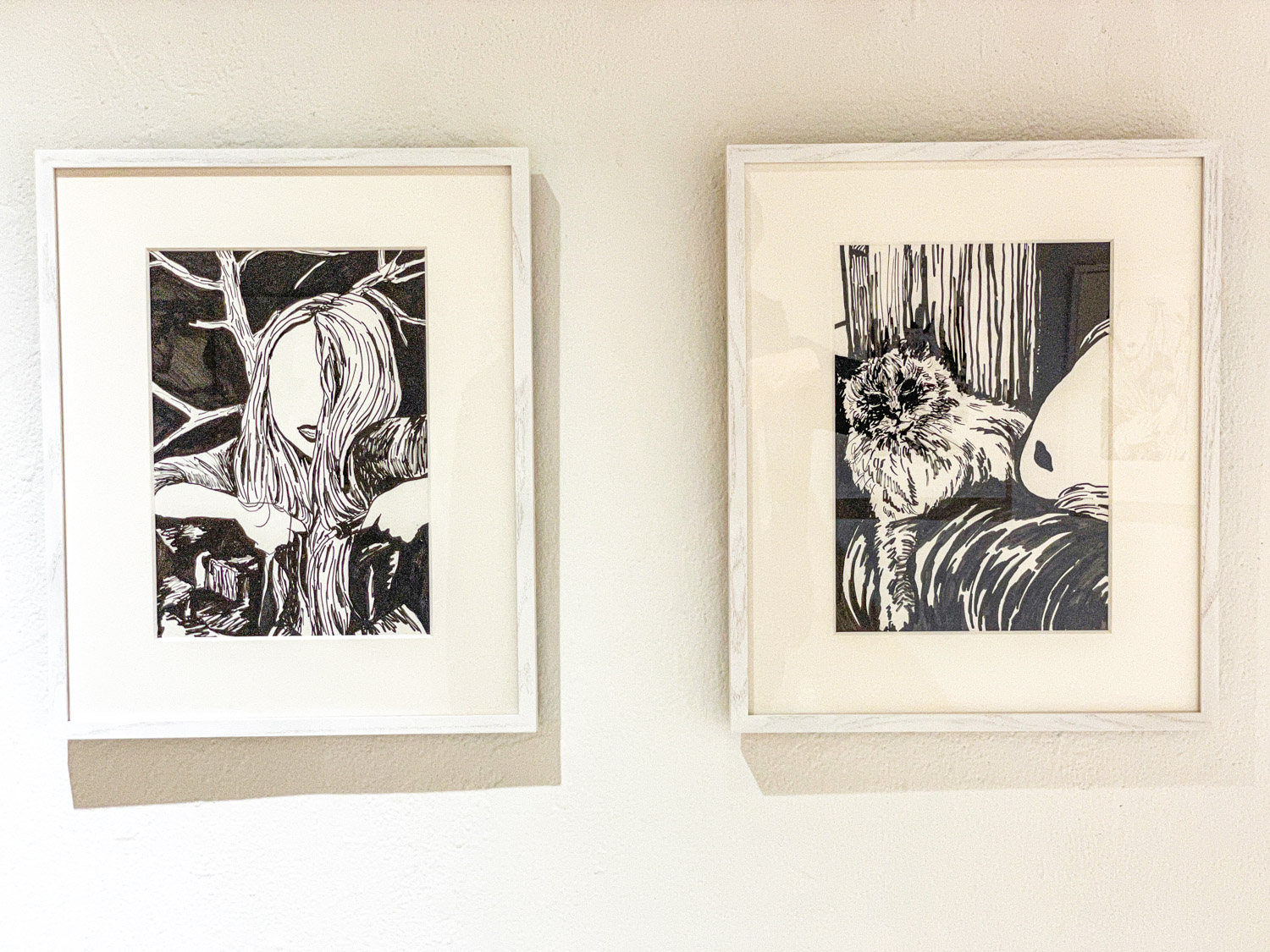 左：オートモアイ《Park》2020年 Pencil and ink on paper右：オートモアイ《Nuk1》2020年 Pencil and ink on paper