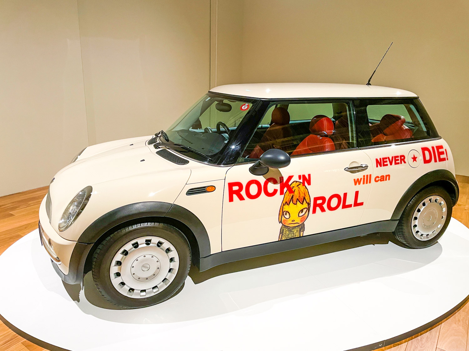 奈良美智“Rock and Roll” 塗装仕上げ 2004