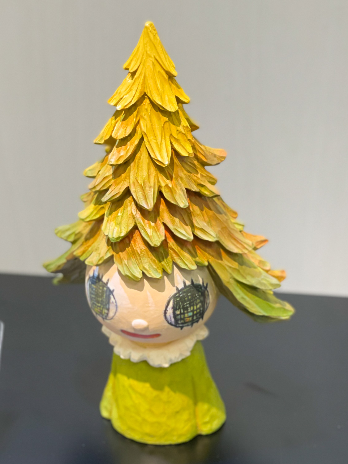 木彫で作られた作品です
