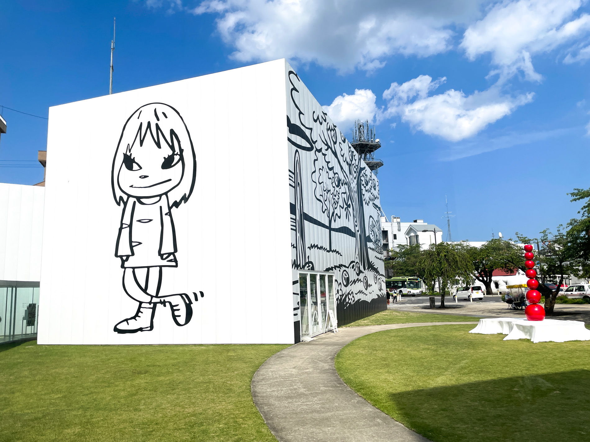 十和田市現代美術館の外観