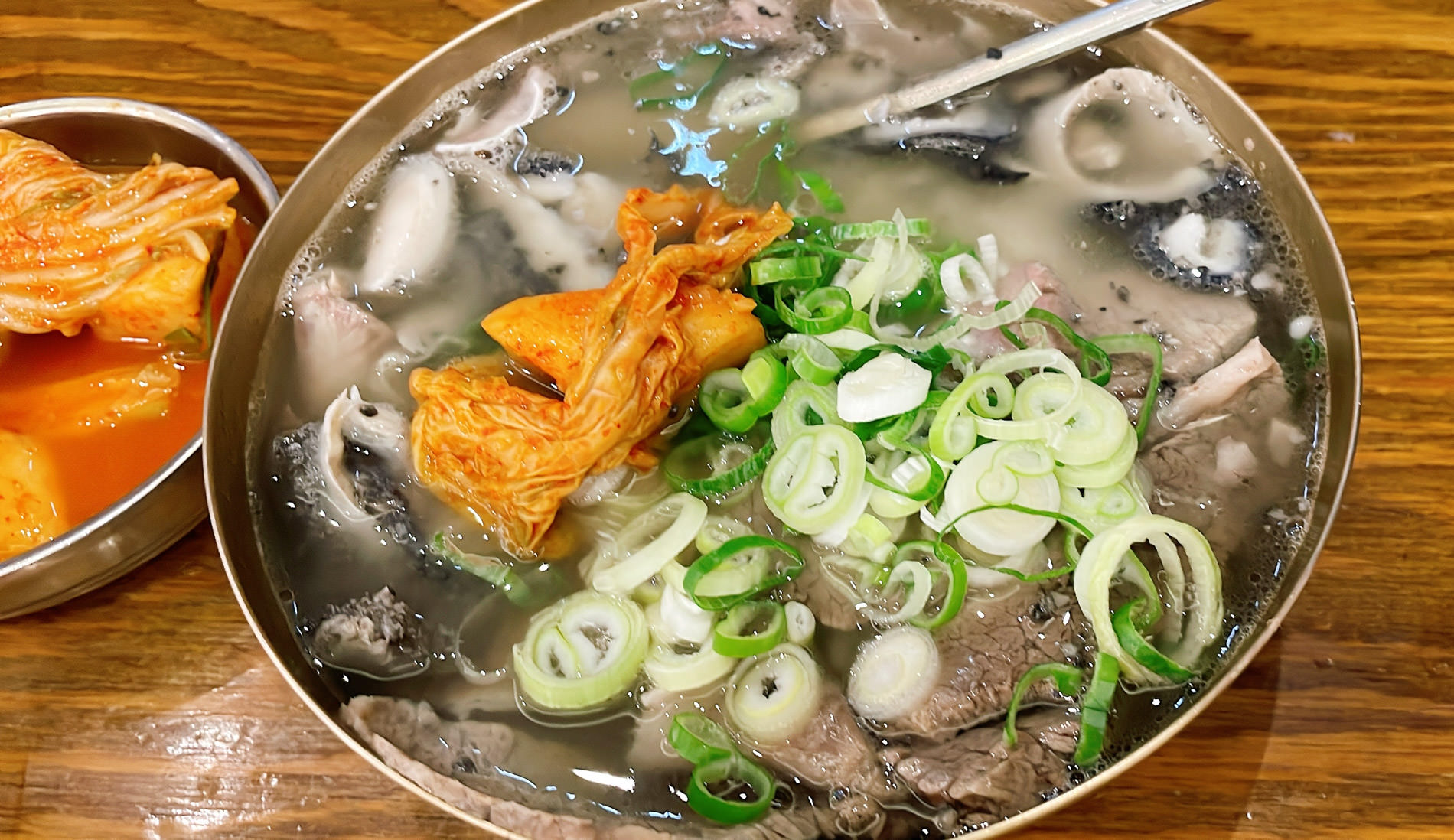 【アート&グルメ】Frieze Seoul会場のCOEXでオススメのコムタン店「河東館」