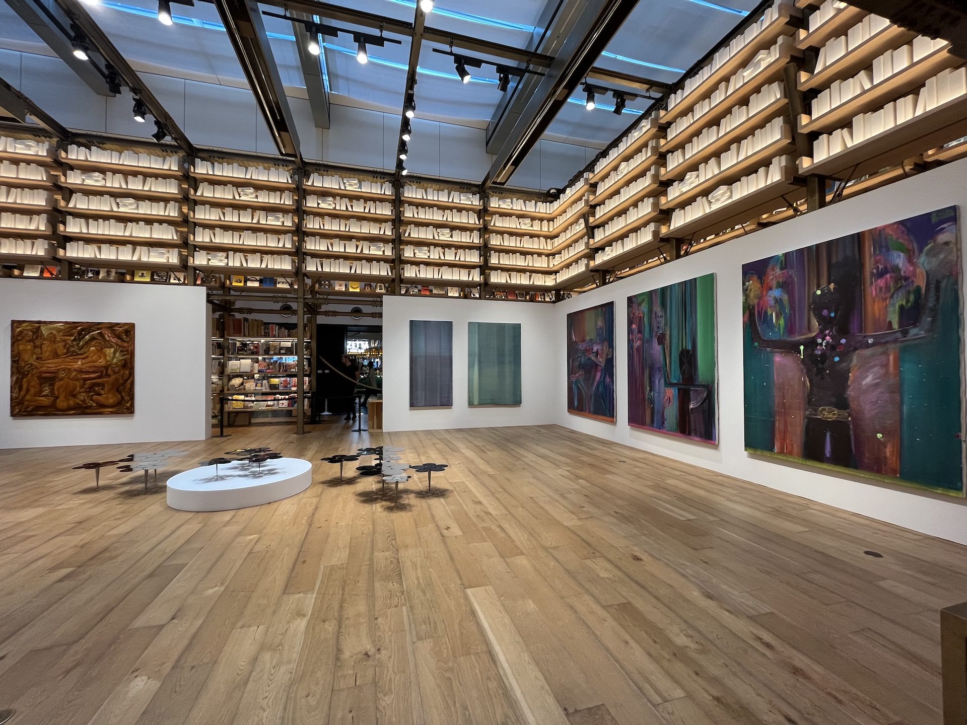 【グループ展】100号超の作品が集結！「Intersection」銀座蔦屋書店アトリウム